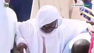 Serigne à la Grande Mosquée de Touba