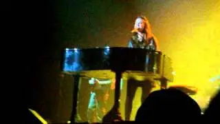 Sara Bareilles - King of Anything (Live in Amsterdam 28 Feb 2011)