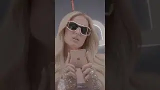 The ultimate duo: Paris Hilton x #razr50ultra