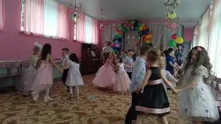 танец с малышами