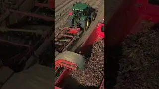 Loading Onions #onions #johndeere #grimme #harvest #farming #shorts  #drone #agriculture #subscribe