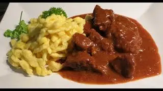 Rindsgulasch mit Spatzln