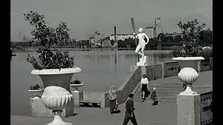 Набережная городского пруда