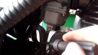 Мотоцикл - проверка уровня в карбюраторе