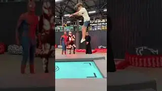 Мальчик Удивил Человека-Паука и Хищника😂😱