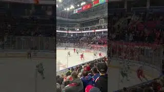 Хоккей | Нападающий ЦСКА выходит на вратаря Салавата Юлаева