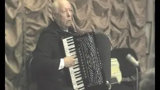 Тонкая рябина. Thin rowan.
