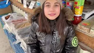 БРОСИТЬ ИНВАЛИДА,ЗАЧЕМ ТАКАЯ НУЖНА🙈ЧТО БЫ МАЛЫШКА РАДОВАЛАСЬ💐ВСЕ РАДИ НЕЕ🙏УГОСТИЛИ ОГУРЦОМ😂