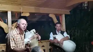 Бела съм бела юначе - каба гайди в къща за гости Милка, Ягодина, Александър и Костадин Терзиеви