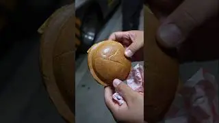 This burger might abduct you! El caked tries the UFO BURGER! 