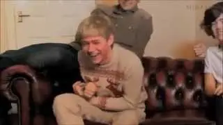 Niall Horan's adorable laugh ♥