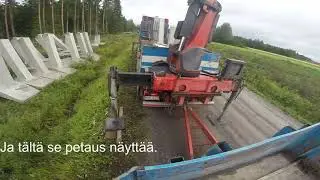 Sähkölinjaperustusten purkua.