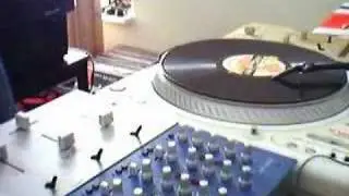 DJ Tutorial - Skratching Basics
