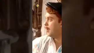 Поклейка обоев🤣#shorts #смешноевидео #юмор #смешное