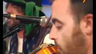 Actuacion de el Efecto Verdolaga en el programa Hoy en Día