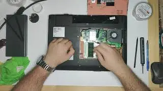 Upgrade Guide: Replacing RAM and Hard Drive in Fujitsu Siemens Esprimo Mobile V5515