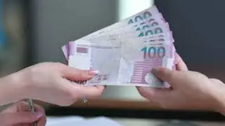 Директор школы угрожала учителю за отказ дать взятку - АУДИО