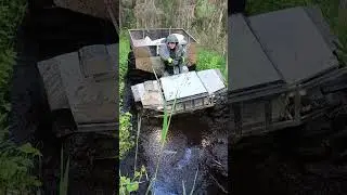 глубокая яма оказалась