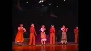 Детство -- попурри песен .