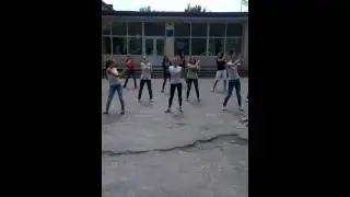 Репетиция танца 9 класс ,девочки 2
