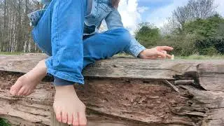 Giantess Kellie flicks a tiny away