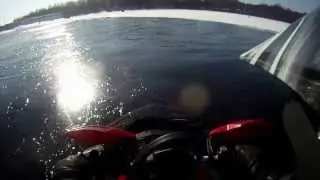 Снегоход по реке