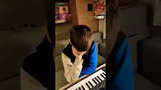 My son is exploring the MiniFreak !!