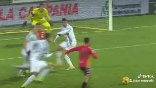 Matthijs de Ligt Brilliant Defender vs Benevento Highlights/28/11/2020
