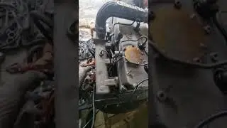 Первый запуск мотора jcb3cx diselmax после ремонта в гораже нa поддоне