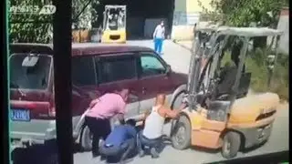 БУ ТЕЛЕФОН УЗИ БИР БАЛО БУЛДИ! САЛ КОЛСА КИЗ УЛИБ КЕТАЙ ДЕДИ.