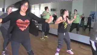 Temperatura & Albatross - Dance Fitness Warmup - Crazy Sock TV