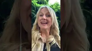 The FASTEST way to get clear, confident and consistent in your personal brand and content marketing.