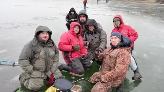 Плотва на водохранилище. Рыбалка зимой.