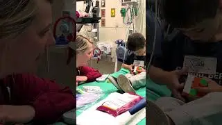 5 YEAR OLD AMAZES NURSES BY SOLVING A RUBIKS CUBE #shorts