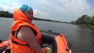 Прогулка по реке Оке с мамулей! Покатались в районе посёлка Белоомут.