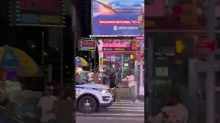 Welcome to NYC 🙃 #hormones  #streetstories #nypd #cars