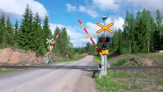 P910 @ Siro level crossing
