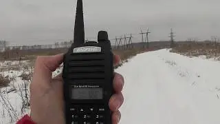 Сравнение длинной (Retevis RHD-771) и короткой (штатной) антенн на рации Baofeng UV-82