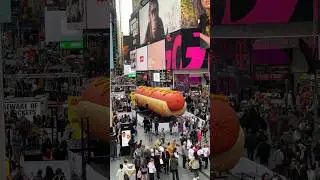 🌭 NEW YORK CITY: Experience the Massive Hot Dog in Times Square, Manhattan, NYC, USA #timessquare