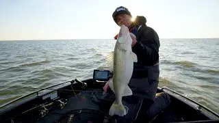 Casting Rapala Rippin' Raps For Saginaw Bay Walleyes | S14 E18