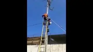 Rescate en poste de baja tensión logrado