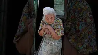 Пенсионерка живет в деревне в разрушающемся доме #share #videoshort #благотворительность
