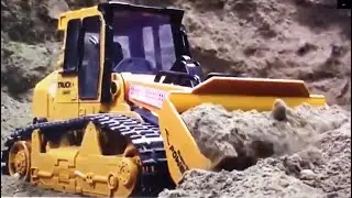 RC Construction Bulldozer Truck Toy Light RC Truck Metal Tractor Shovel