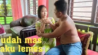 genjot istri teman di atas sofa depan