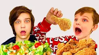 Андрей и Ваня играют в школу и едят вредную еду Pretend Play School & Eat not Healthy food