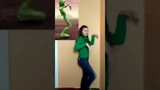 повторяю зеленого человечка