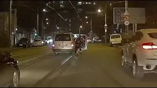 пьяное быдло выпало с машины