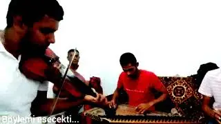 Böylemi Esecekti ,Kemancı Coşar