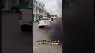 “Hilux” modified tunjuk power..! Saga jadi mangsa !