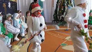 Танець Сніговичків / група 